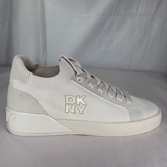 DKNY Women NWT DKNY Women\'s Mallory Lace-up Sneaker